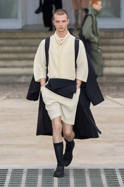 Look 33
